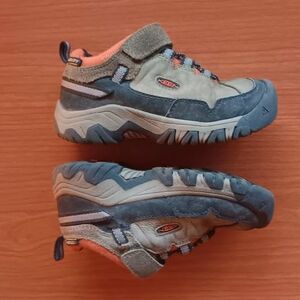 KEEN Targhee IV Low Waterproof KIDS hiking shoes, Kids/Toddler Size 11